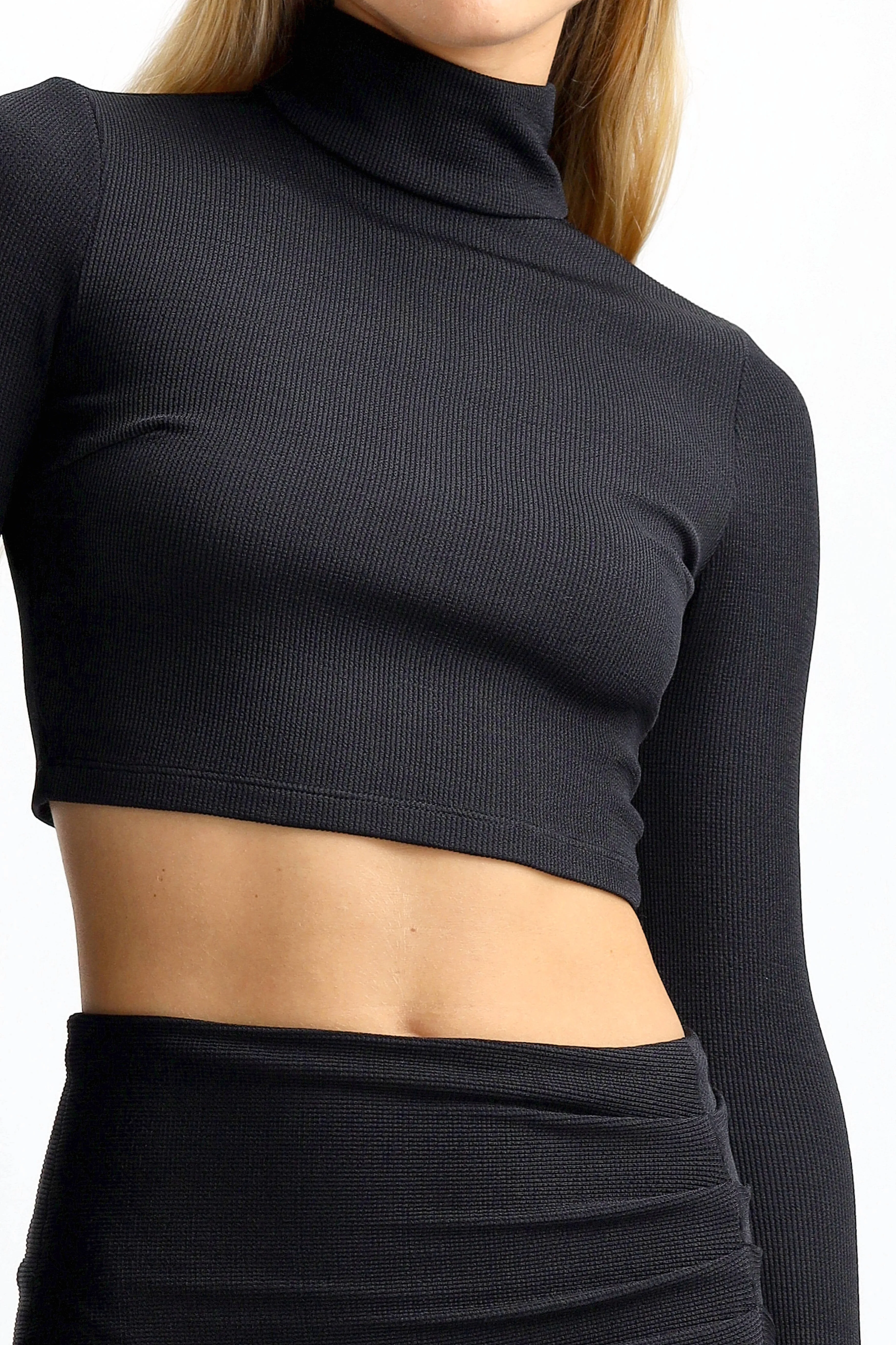 Longsleeve Mock Neck in Schwarz