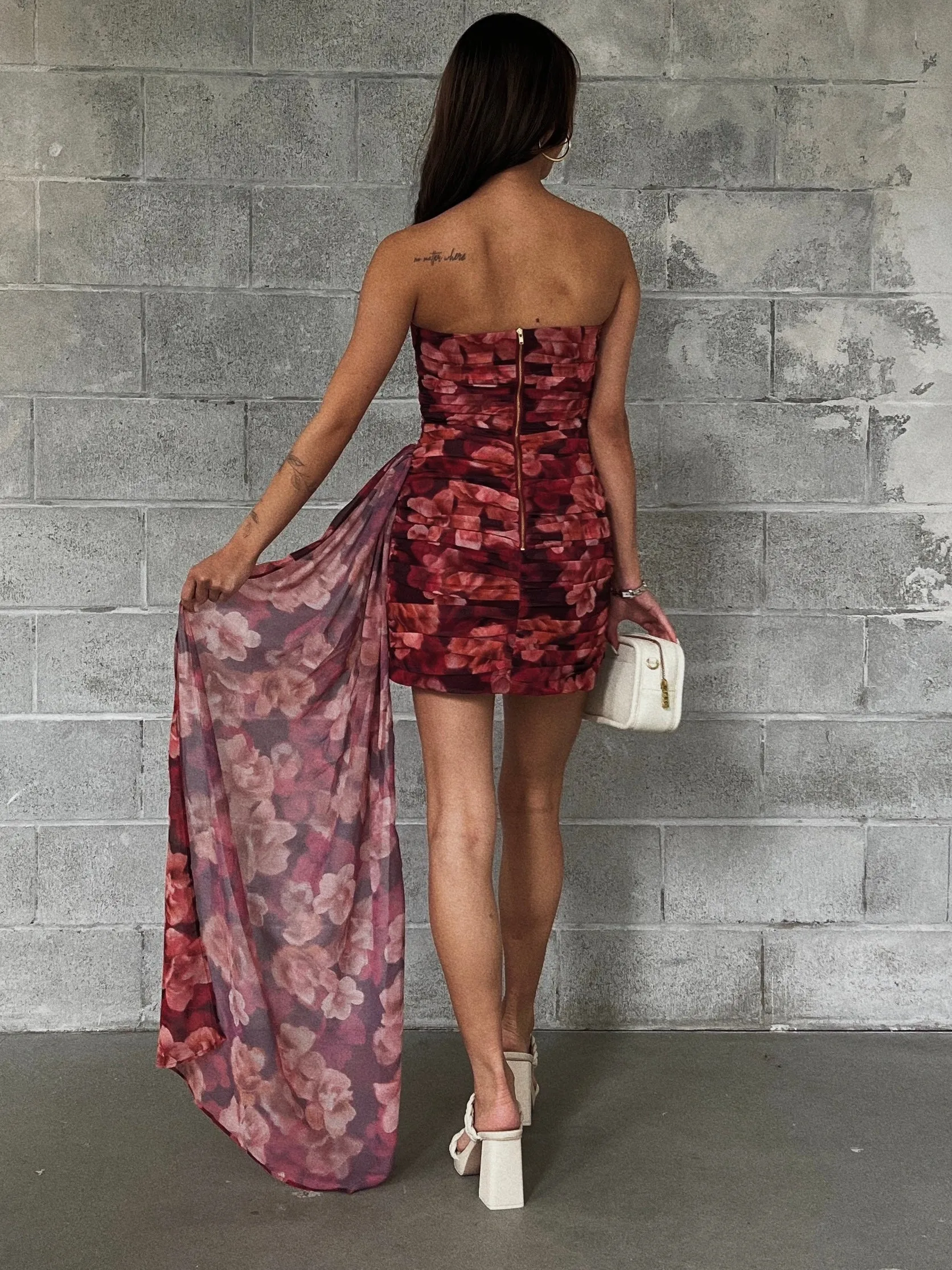 Sure, heres an optimized title for your e-commerce product: Stunning RUNAWAY THE LABEL Night Lover Maxi Dress