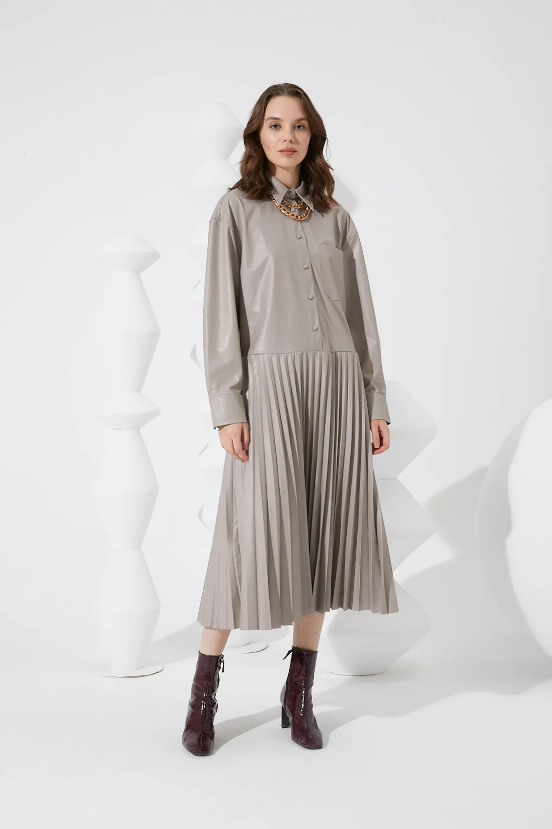 Chic Pleated Skirt Shirt Dress - Stylish Button-Up Dress with Flattering Fit