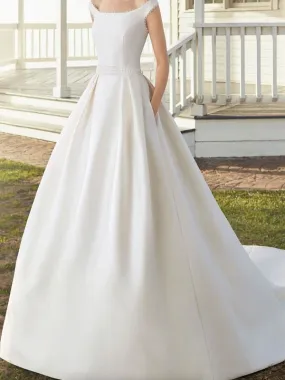 Vintage Wedding Dresses With Train Designed Neckline Sleeveless Buttons Satin Fabric Bridal Gowns